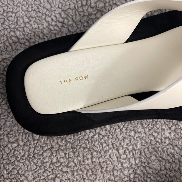 THE ROW Ginza two-tone leather and suede platform flip flops - Picture 12 of 12